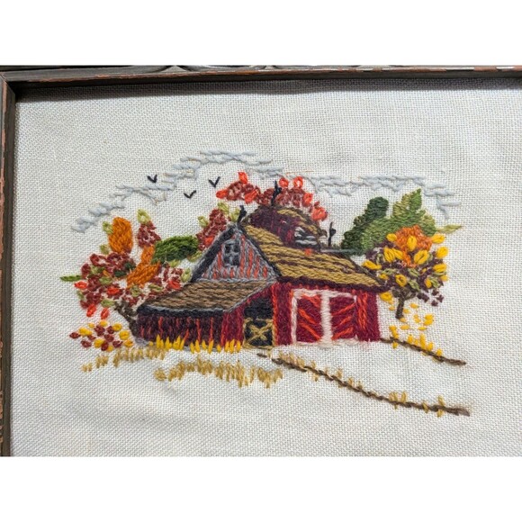 1978 Sunset Designs Autumn Barn 5x7 Crewel Embroidery Finished Framed - Picture 2 of 7